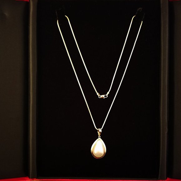 14K Gold Pearl Necklace - FREE AUTHENTICATION - Picture 5 of 11
